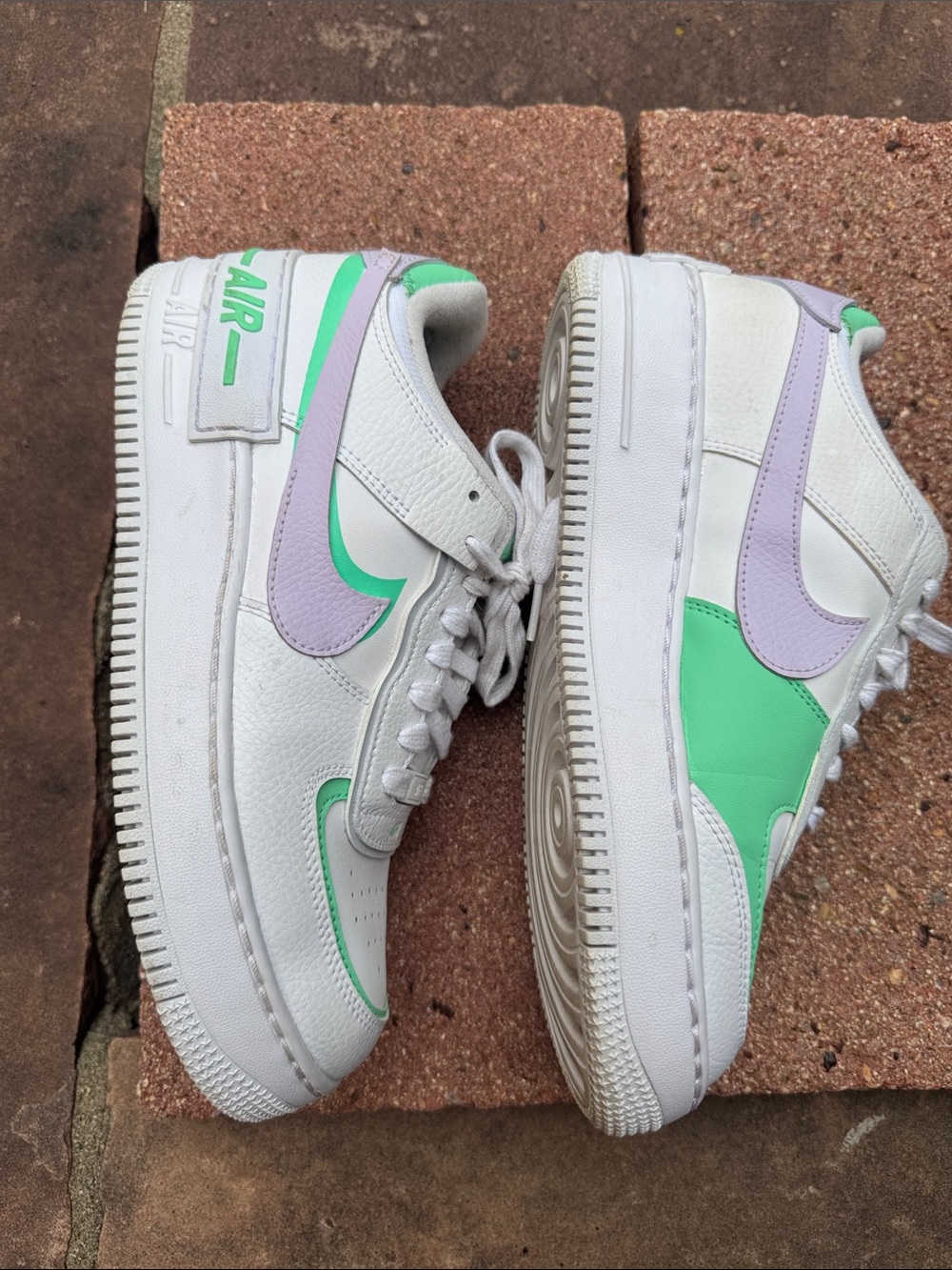 Women’s Nike Air Force 1 Low - White with Mint Green and lavendar Accents Size 9 - Picture 3 of 9